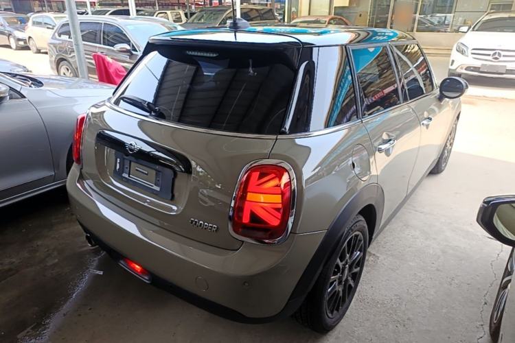 Used MINI 2018 1.5T COOPER Classic Edition Five-Door Version Rear Right 45 Deg