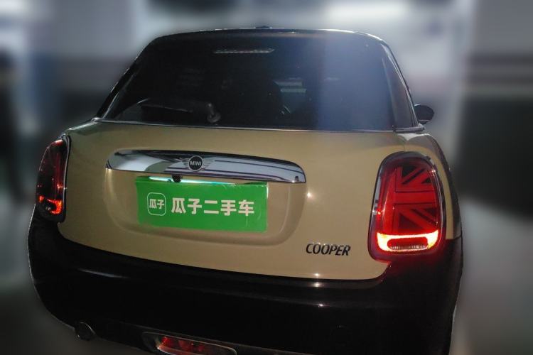 Used MINI 2018 1.5T COOPER Artist Five-Door Edition Rear
