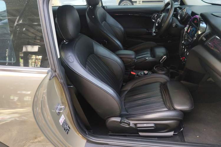 Used MINI 2018 2.0T COOPER S Artist Right Front Seat
