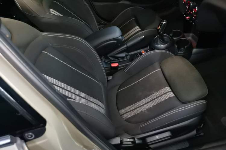 Used MINI 2018 1.5T COOPER Racing Edition Five-Door Version Right Front Seat