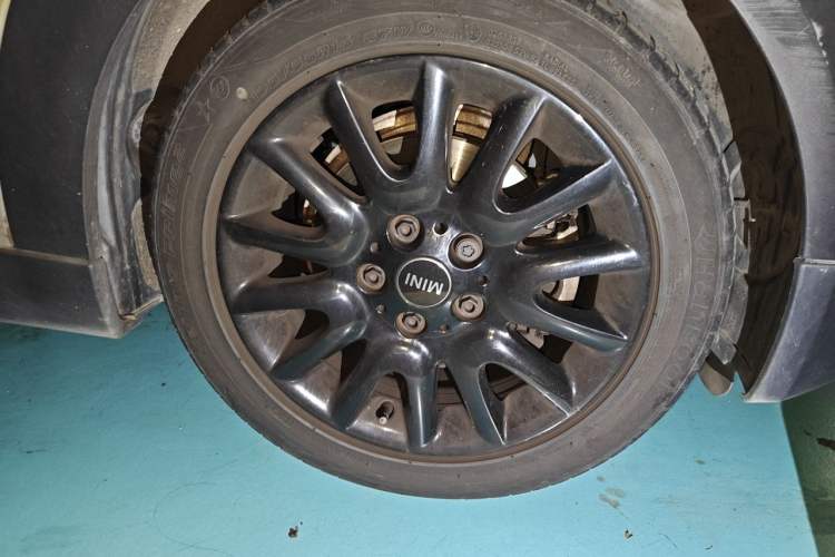 Used MINI 2018 1.5T COOPER Classic Edition Right Front Wheel Hub