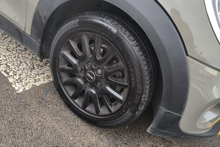 Used MINI 2018 1.5T COOPER Classic Edition Five-Door Version Right Front Wheel Hub