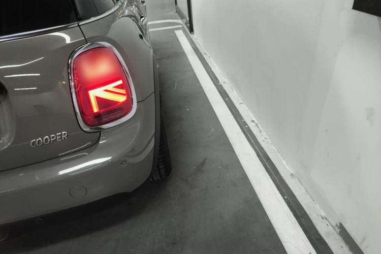 Used MINI 2018 1.5T COOPER Classic Edition Five-Door Version Right Rear Taillight