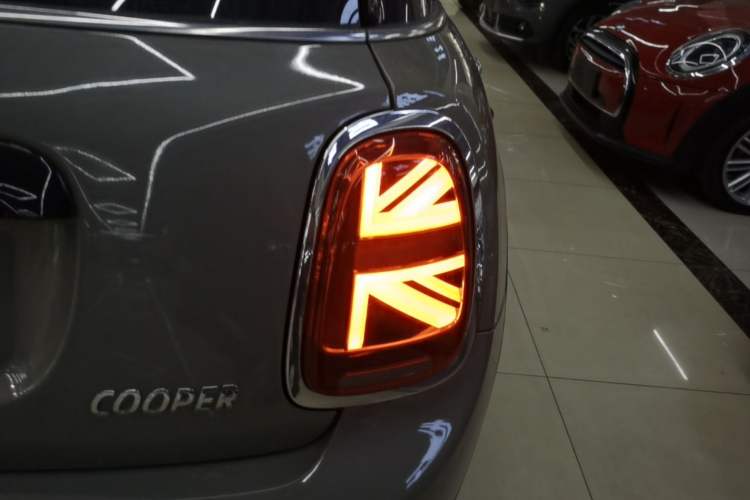 Used MINI 2018 1.5T COOPER Classic Edition Five-Door Version Right Rear Taillight
