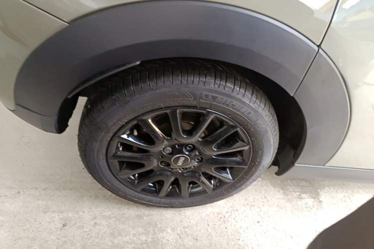 Used MINI 2018 1.5T COOPER Classic Edition Five-Door Version Right Rear Wheel Hub