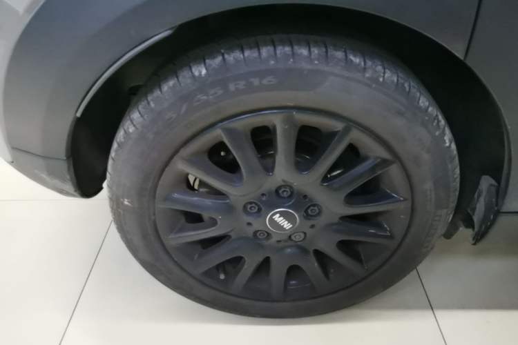 Used MINI 2018 1.5T COOPER Classic Edition Five-Door Version Right Rear Wheel Hub