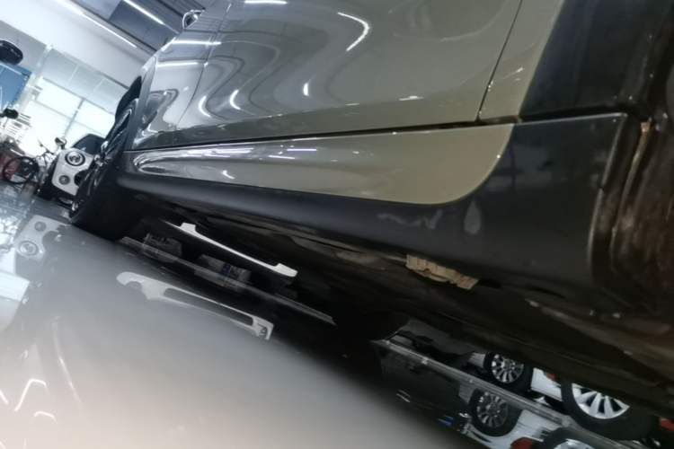 Used MINI 2018 1.5T COOPER Racing Edition Five-Door Version Right Side Sill