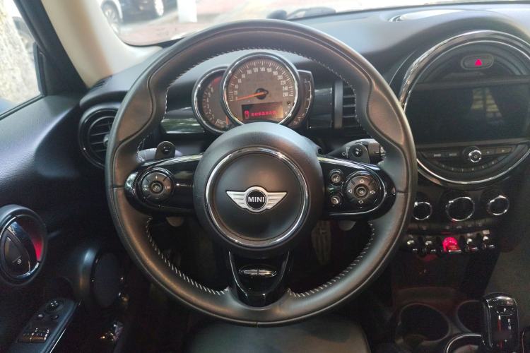 Used MINI 2018 2.0T COOPER S Artist Steering Wheel