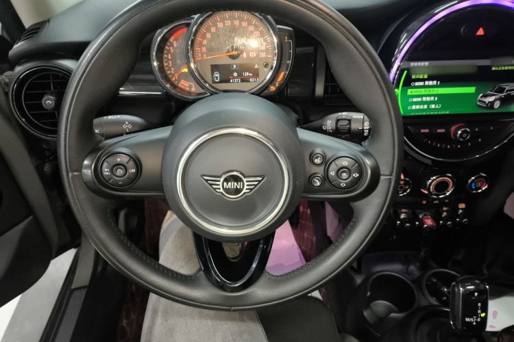 Used MINI 2018 1.5T COOPER Classic Edition Five-Door Version Steering Wheel