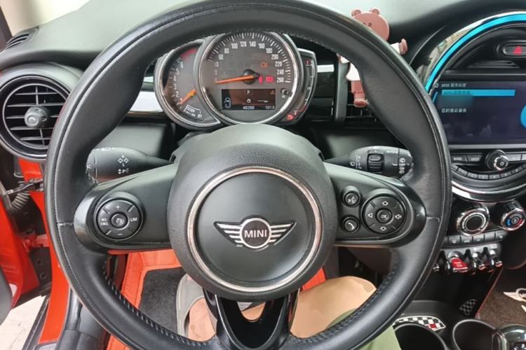 Used MINI 2018 1.5T COOPER Classic Edition Five-Door Version Steering Wheel