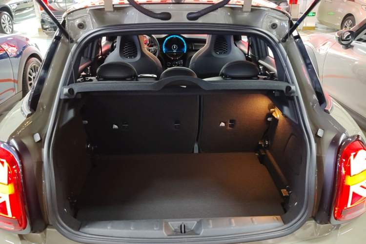 Used MINI 2018 2.0T COOPER S Racing Edition 5-door model Trunk