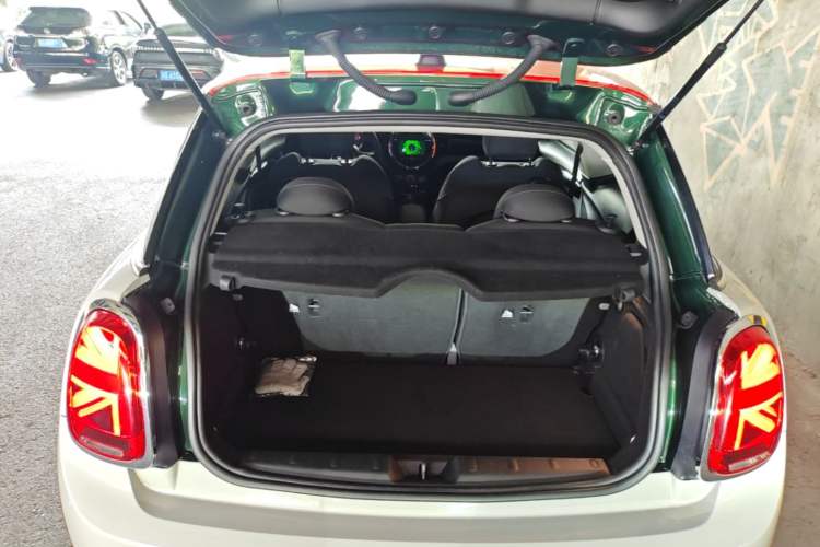 Used MINI 2018 1.5T COOPER Classic Edition Trunk
