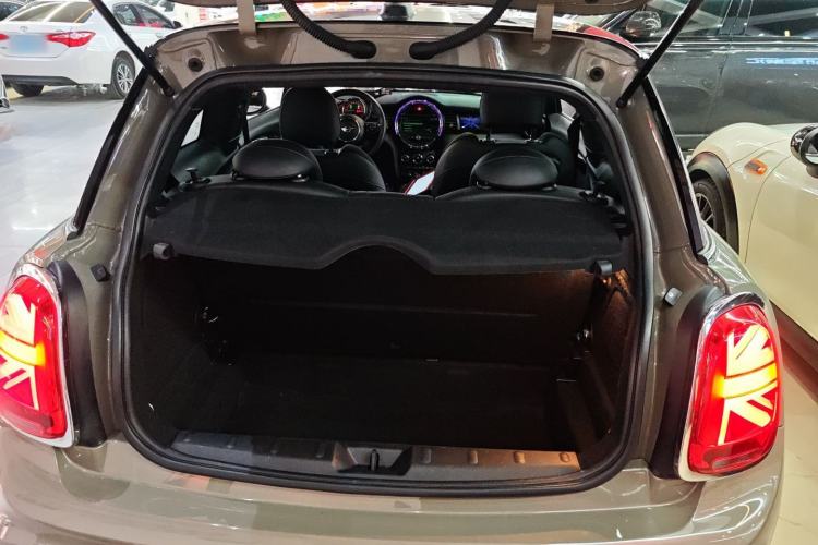 Used MINI 2018 1.5T COOPER Racing Driver Trunk