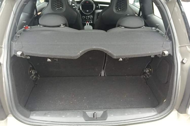 Used MINI 2018 1.5T COOPER Racing Driver Trunk