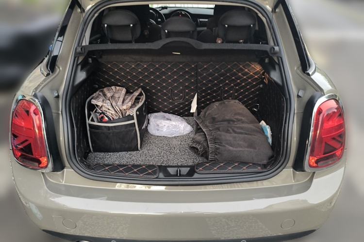 Used MINI 2018 1.5T COOPER Classic Edition Five-Door Version Trunk