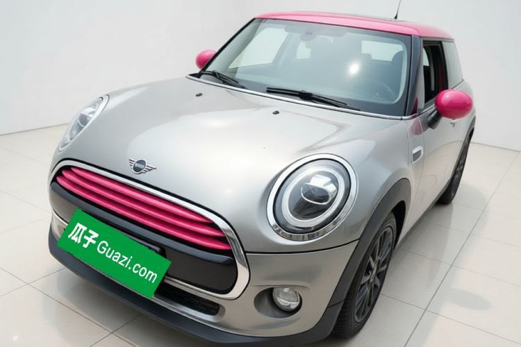 Używany MINI 2018 1.5T COOPER Classic Edition Five-Door Version Guazi used car, China used car export, Used car for sale, Used cars, Cheapest cars for sale