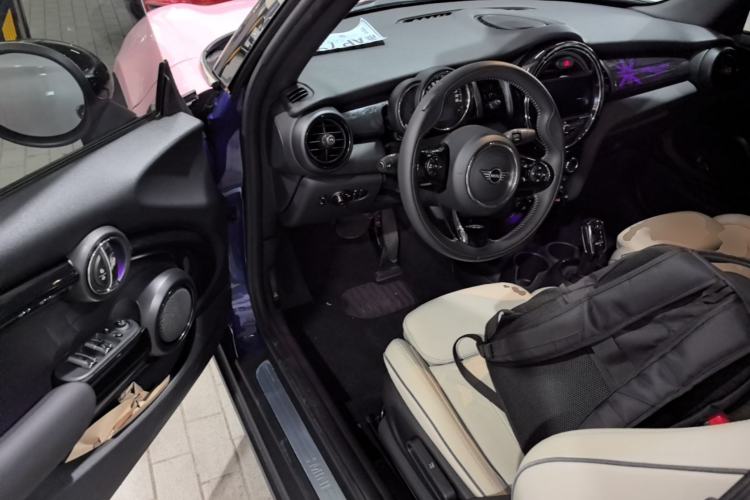 Used MINI 2018 1.5T COOPER CABRIO Artist Driver Seat