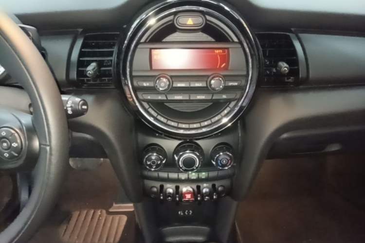 Used MINI 2018 1.5T ONE PLUS Audio And AC Panel