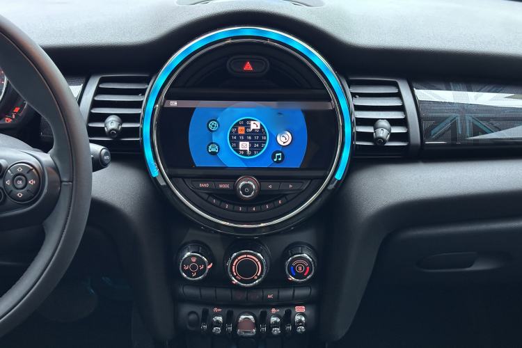Used MINI 2018 1.5T COOPER Classic Edition Five-Door Version Audio And AC Panel