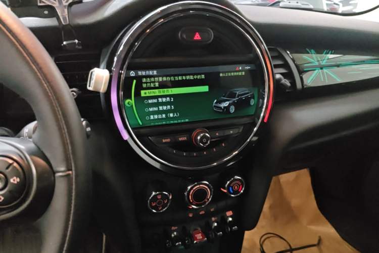 Used MINI 2018 1.5T COOPER Classic Edition Five-Door Version Audio And AC Panel