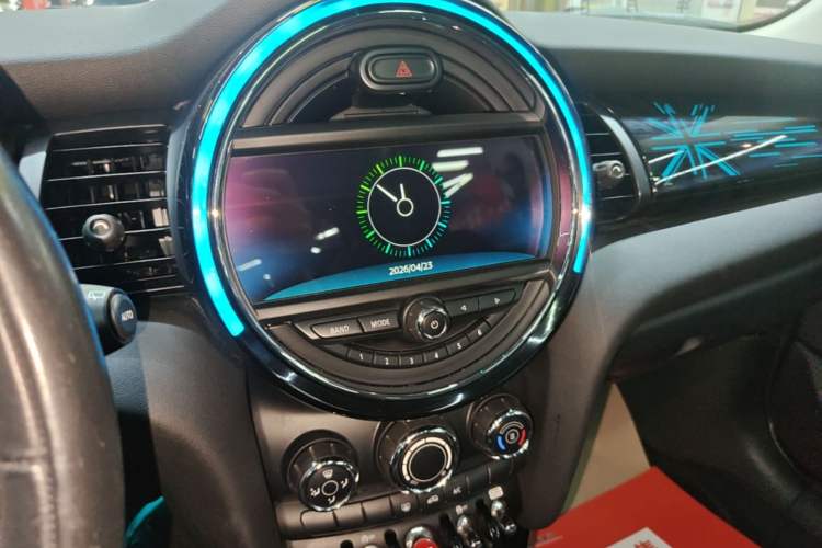 Used MINI 2018 1.5T COOPER Classic Edition Five-Door Version Audio And AC Panel