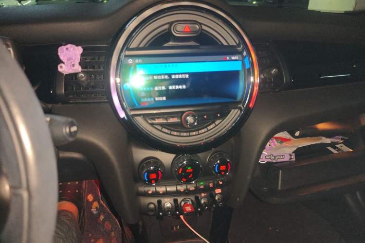 Used MINI 2018 1.5T COOPER CABRIO Classic Edition Audio And AC Panel