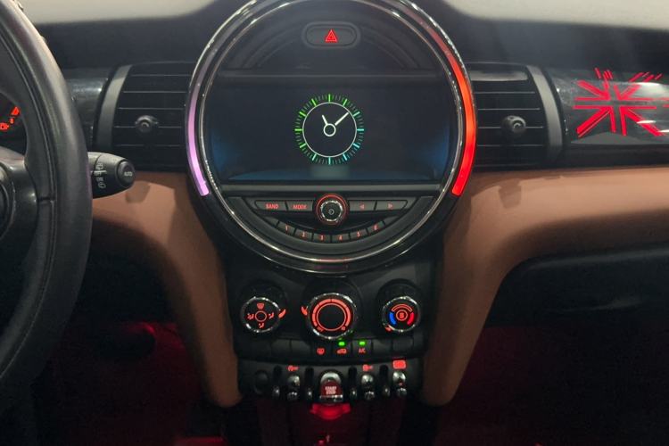 Used MINI 2018 1.5T COOPER Classic Edition Five-Door Version Audio And AC Panel