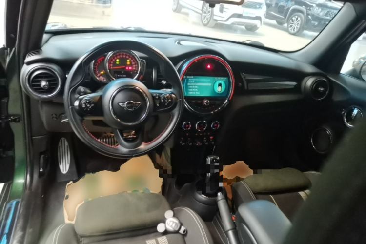 Used MINI 2018 1.5T COOPER Racing Edition Five-Door Version Center Console