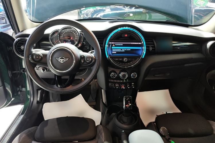 Used MINI 2018 1.5T COOPER Classic Edition Five-Door Version Center Console