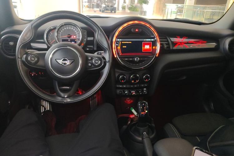 Used MINI 2018 1.5T COOPER Racing Driver Center Console