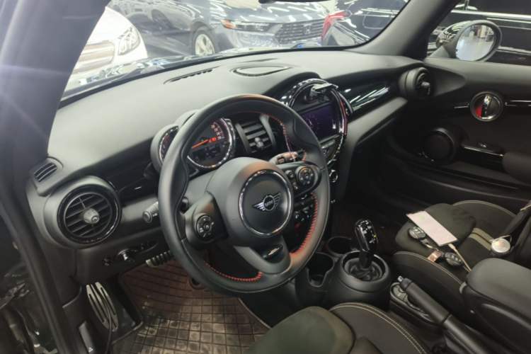 Used MINI 2018 1.5T COOPER Racing Driver Center Console