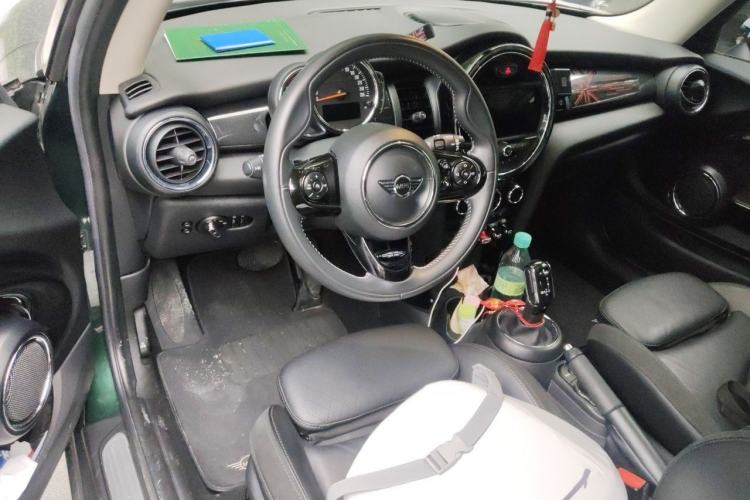 Used MINI 2018 1.5T COOPER Artist Center Console