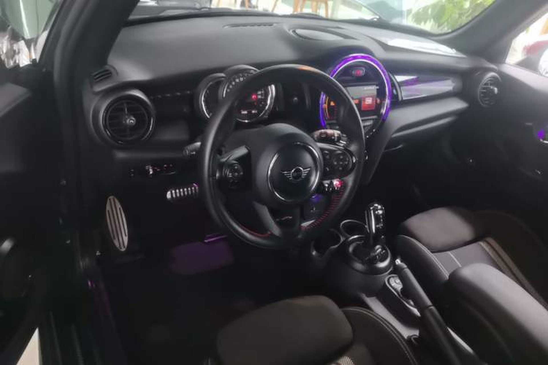 Used MINI 2018 1.5T COOPER Racing Driver Center Console