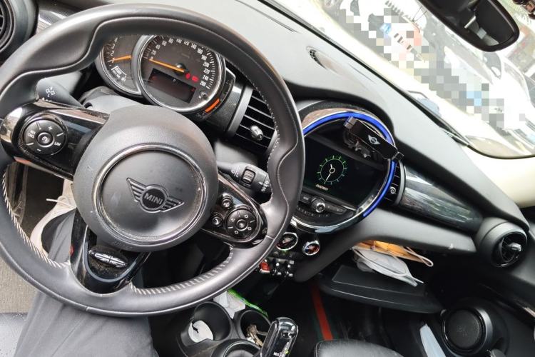 Used MINI 2018 1.5T COOPER Artist Center Console