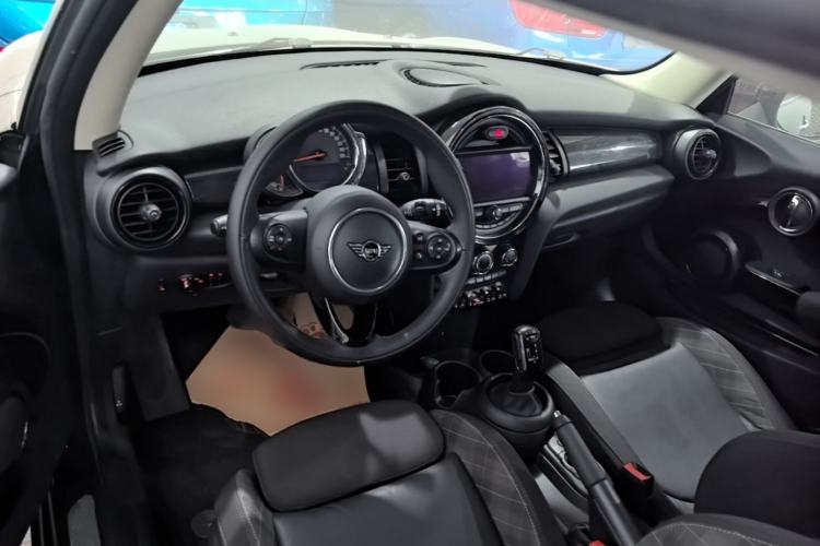 Used MINI 2018 1.5T COOPER Classic Edition Center Console