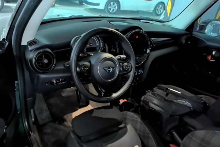 Used MINI 2018 1.5T COOPER Classic Edition Center Console