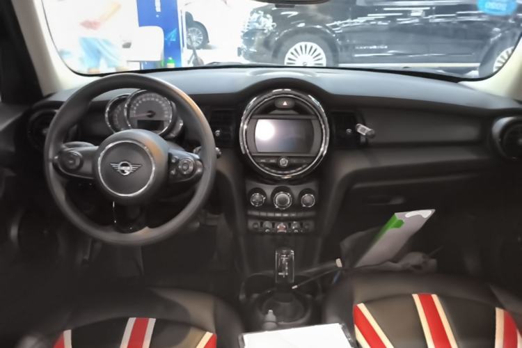 Used MINI 2018 1.5T ONE Five-Door Edition Center Console