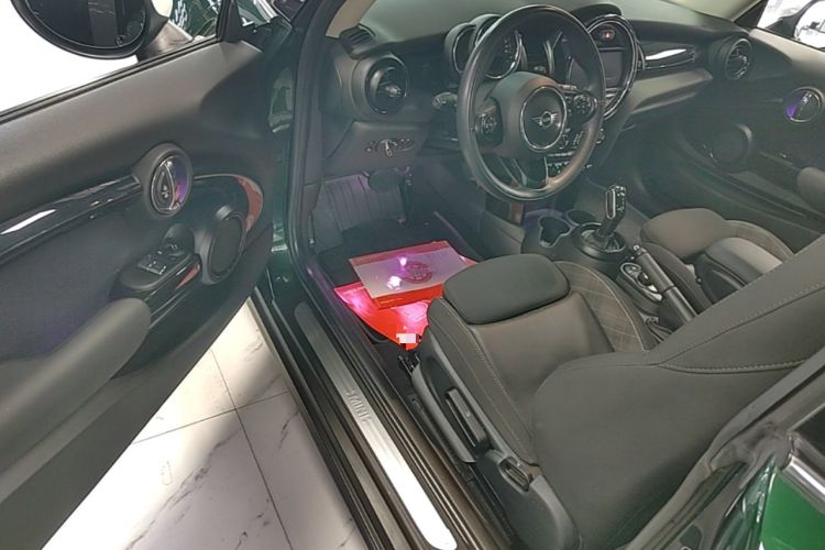 Used MINI 2018 1.5T COOPER Classic Edition Driver Seat