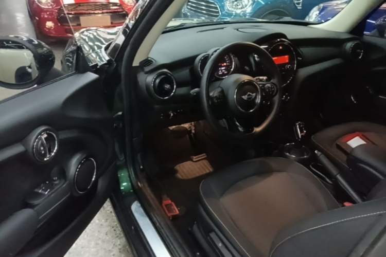 Used MINI 2018 1.5T ONE PLUS Driver Seat