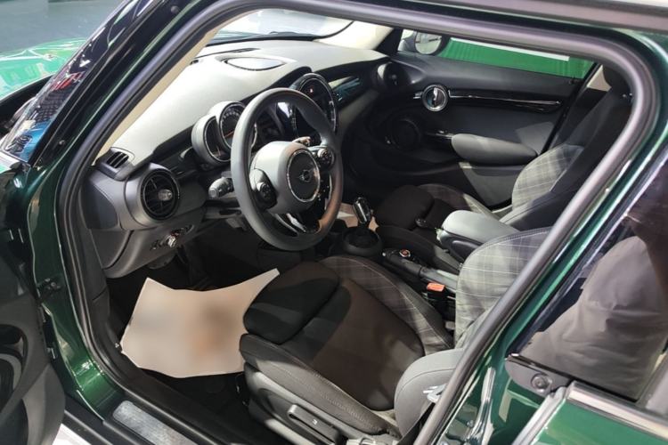 Used MINI 2018 1.5T COOPER Classic Edition Five-Door Version Driver Seat