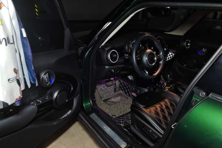 Used MINI 2018 1.5T COOPER Classic Edition Five-Door Version Driver Seat