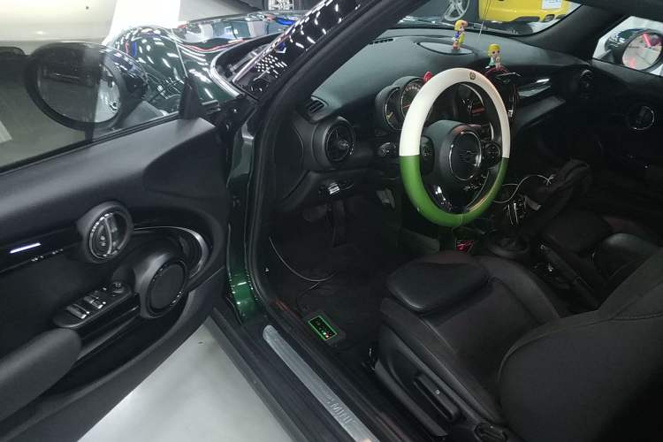 Used MINI 2018 1.5T COOPER CABRIO Classic Edition Driver Seat