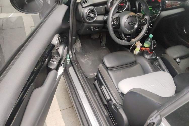 Used MINI 2018 1.5T COOPER Artist Driver Seat