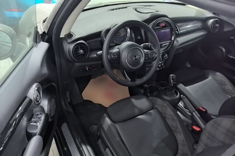 Used MINI 2018 1.5T COOPER Classic Edition Driver Seat