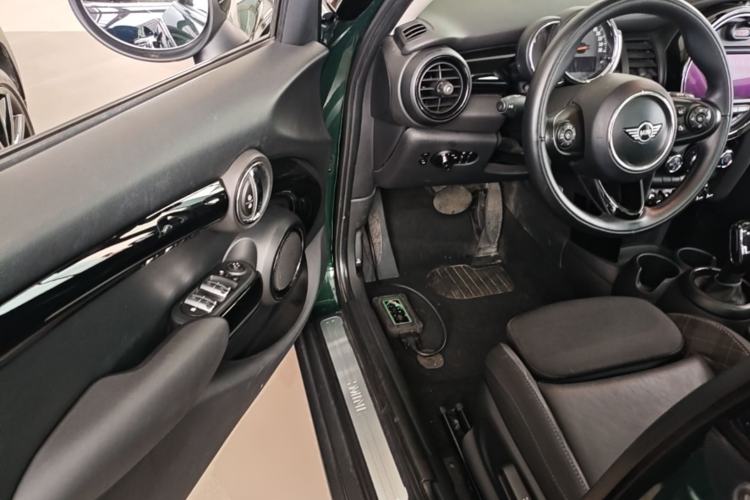 Used MINI 2018 1.5T COOPER Classic Edition Five-Door Version Driver Seat