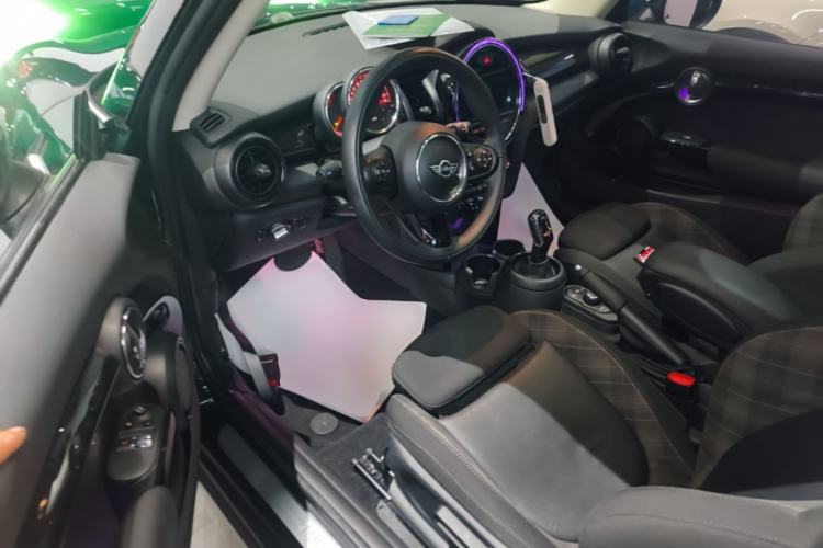 Used MINI 2018 1.5T COOPER Classic Edition Driver Seat