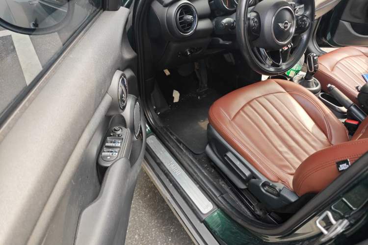 Used MINI  Driver Seat