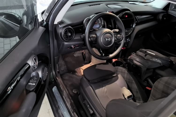 Used MINI 2018 1.5T COOPER Classic Edition Driver Seat