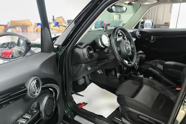 Used MINI 2018 1.5T COOPER Classic Edition Five-Door Version Driver Seat