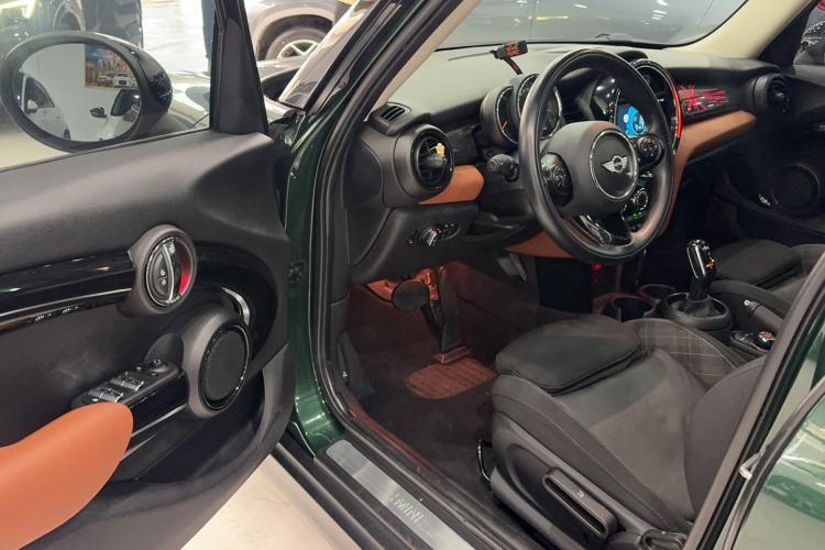 Used MINI 2018 1.5T COOPER Classic Edition Five-Door Version Driver Seat